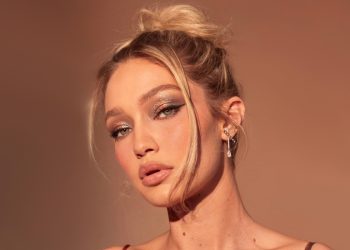 Джіджі Хадід поніжилася на сонці у відпустці