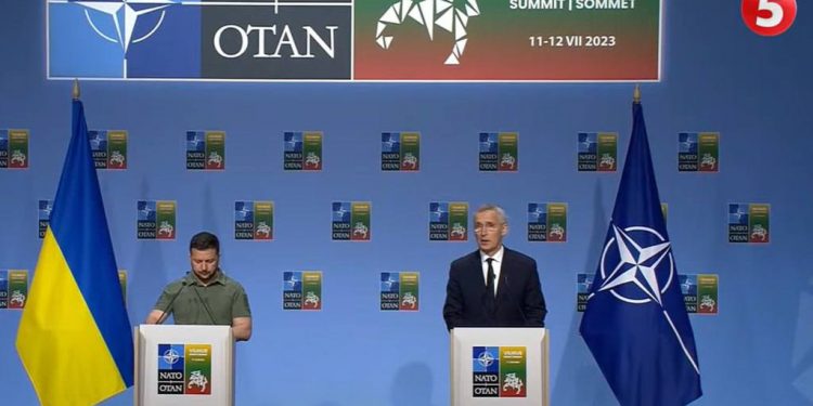 Запрошення до НАТО було б фактором мотивації українського суспільства – Зеленський