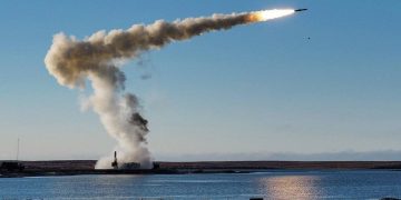 Вночі Одесу атакували шістьма ракетами “Калібр” з Чорного моря, всі їх збила ППО, повідомили в ОК “Південь”.