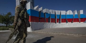 У Маріуполі росіяни заарештували вже понад 10 тисяч цивільних, їх доля невідома