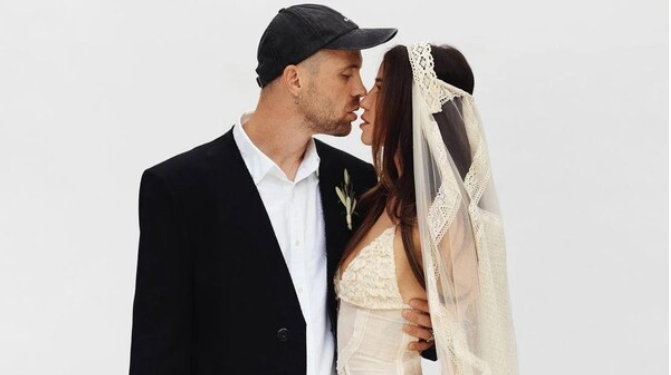 Надя Дорофєєва та Міша Кацурін таємно одружилися і показали перші фото з весілля