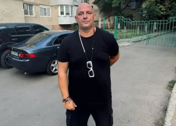 Невже повернувся: Потап з’явився в Одесі після вибухів – фото на вулицях міста