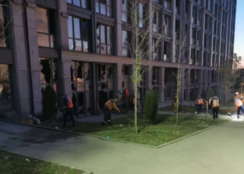 У Дніпрі завершили пошуково-рятувальні роботи після влучення російської ракети