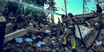 Ракетний удар РФ по навчальному закладу в Сумах: зросла кількість загиблих та поранених