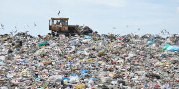 Росія хоче перетворити на сміттєзвалища окуповані території України, – ЦНС