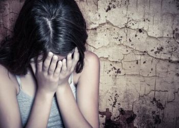 В росії чоловік у дитячому таборі зґвалтував школярок з України