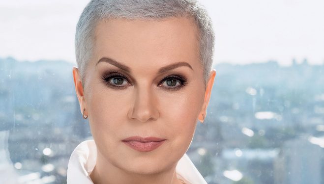 Алла Мазур змінила свій стиль і прийняла сміливий вигляд із блакитним волоссям