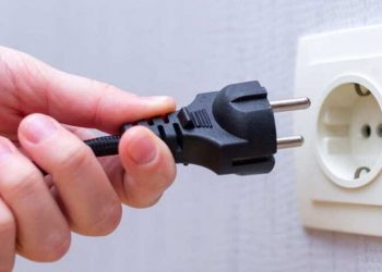 Укренерго просить українців економно витрачати електроенергію