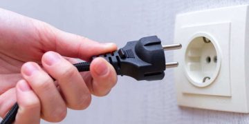 Укренерго просить українців економно витрачати електроенергію