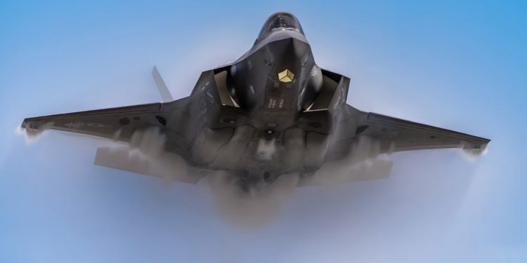США перекидають в Європу пів сотні носіїв ядерних бомб F-35
