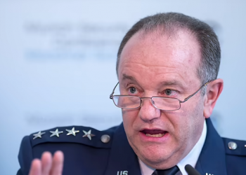 На Западе не торопятся с F-16 для Украины из-за страха перед РФ – генерал Бридлав