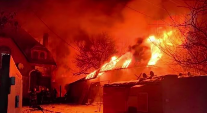 У Харкові ворожий дрон атакував гуртожиток: зруйновано 2 поверхи