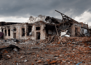 Росіяни за добу 28 разів обстріляли Сумську область