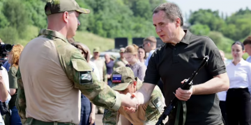 У Білгородській області РФ продовжують озброювати цивільних