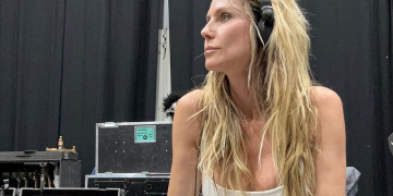 50-річна Клум виклала в мережу фото в бікіні