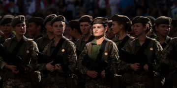 В Україні почнуть штрафувати жінок, які не стали на військовий облік