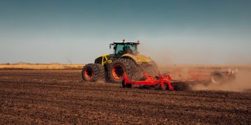 Через посуху в Одеській області призупинили посівну