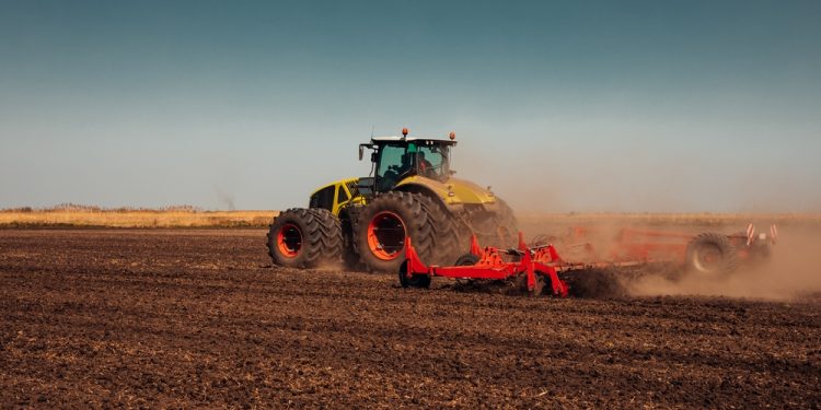 Через посуху в Одеській області призупинили посівну