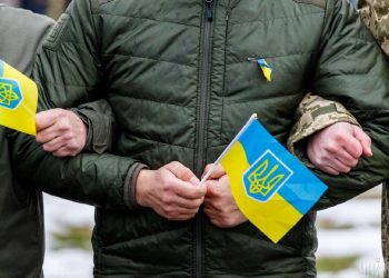 Кому українці довіряють найбільше: опитування