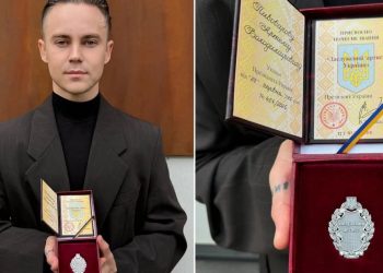 Артем Пивоваров став Заслуженим артистом України: кого ще нагородив президент до Дня Конституції